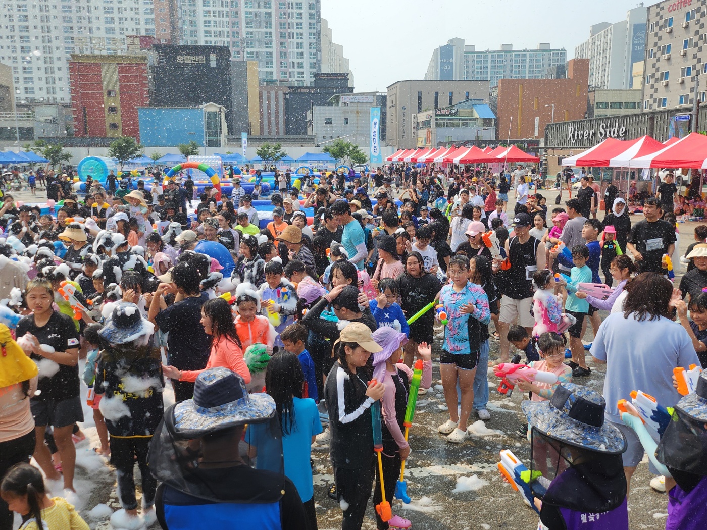 시흥시 월곶물총축제, 물총과 뱃놀이로 재미와 흥 가득